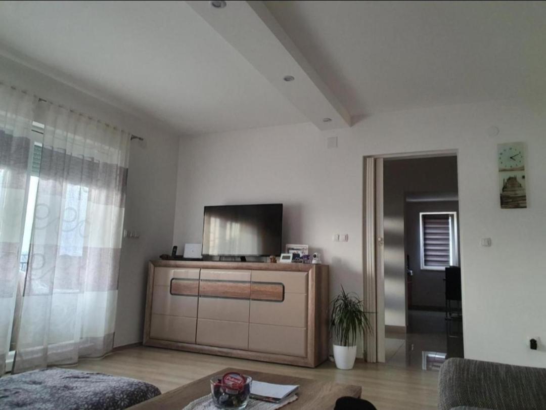 Apartman Niko Malinska Exterior photo